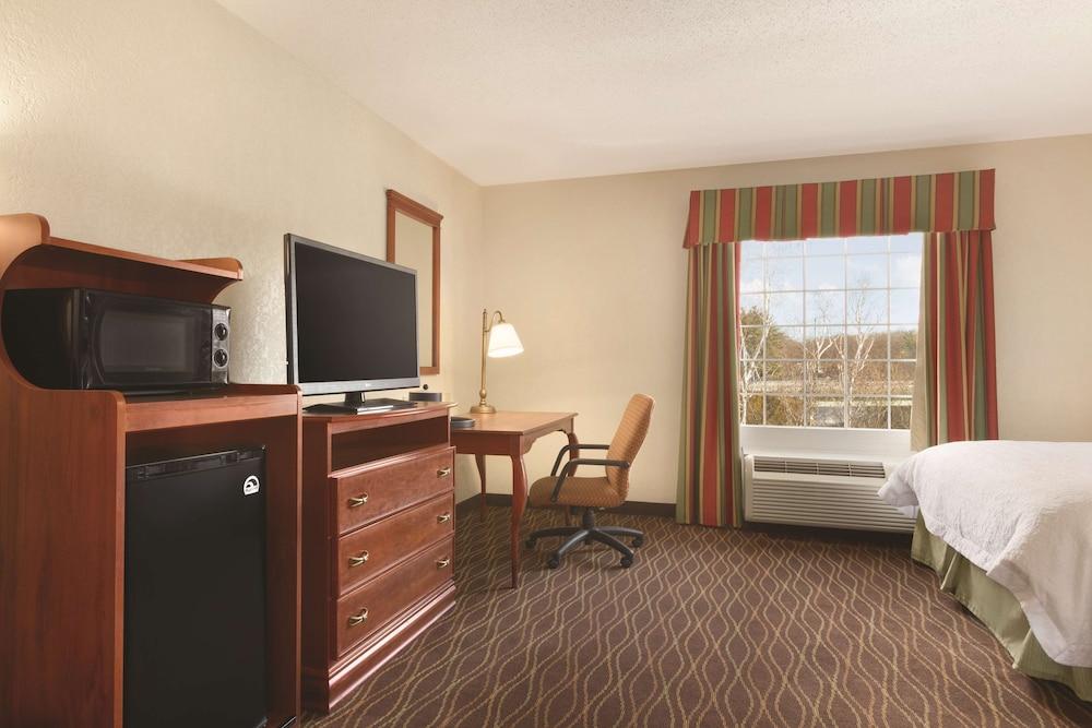 Hampton Inn & Suites Greenfield Exterior foto